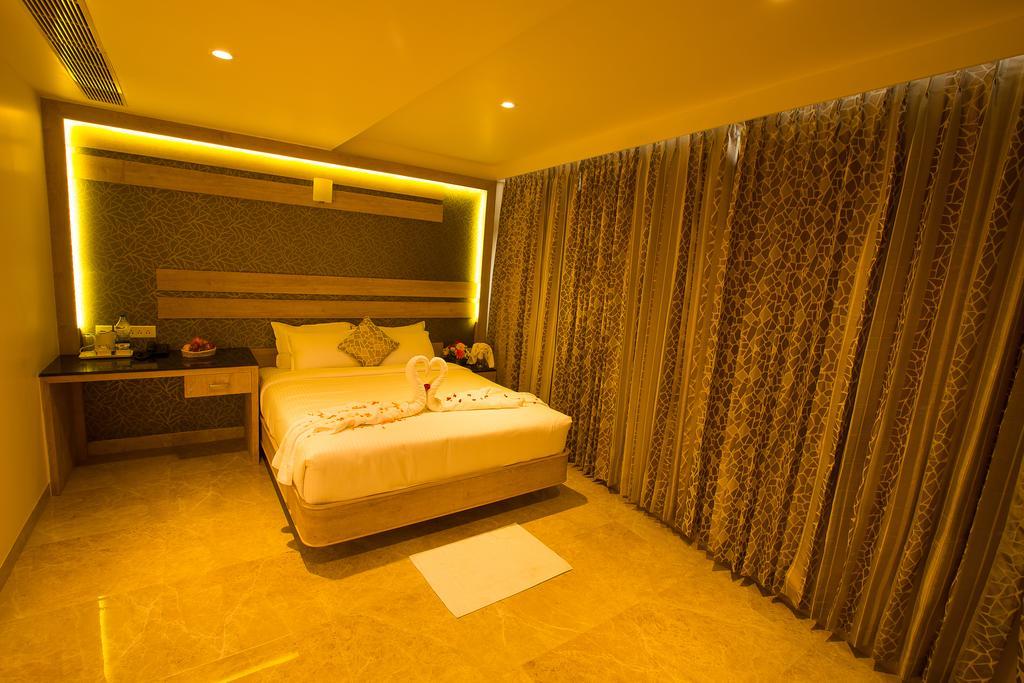 ארודה Hotel Radha Prasad חדר תמונה