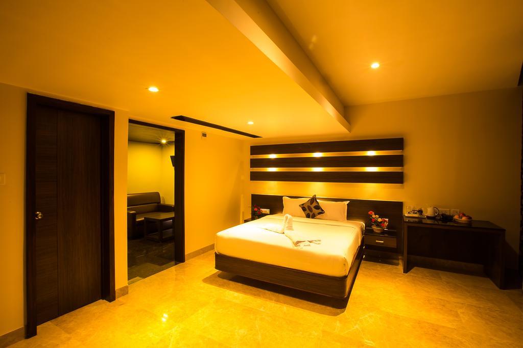 ארודה Hotel Radha Prasad חדר תמונה
