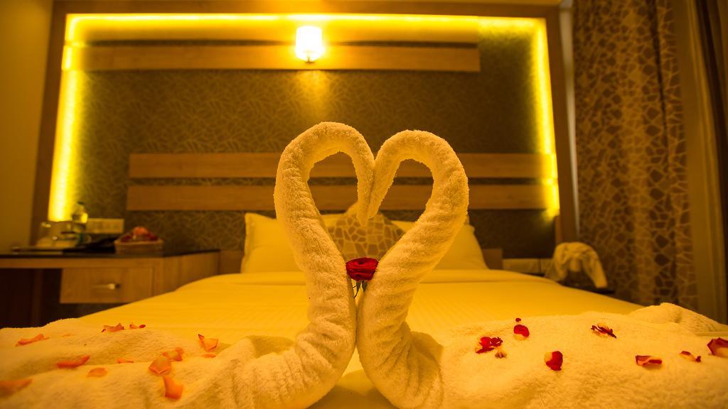 ארודה Hotel Radha Prasad מראה חיצוני תמונה
