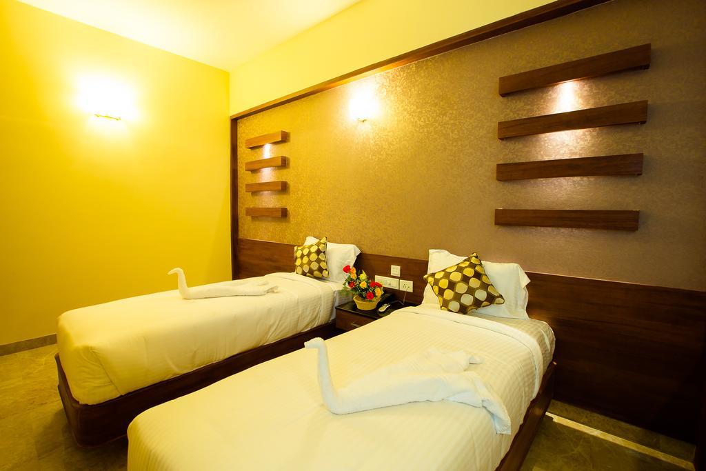 ארודה Hotel Radha Prasad חדר תמונה