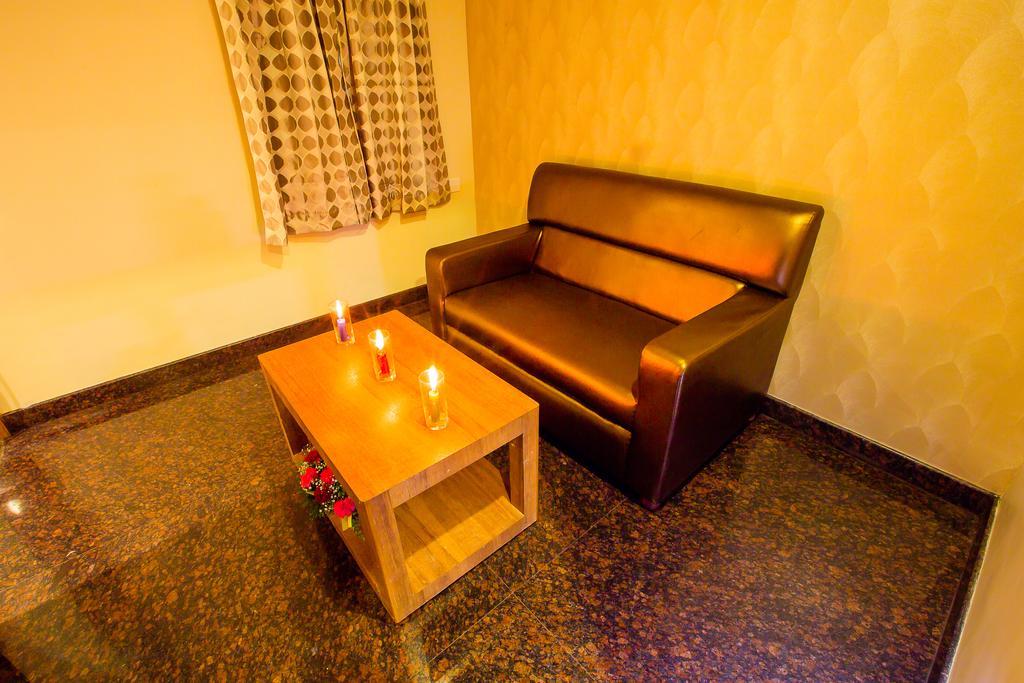 ארודה Hotel Radha Prasad חדר תמונה