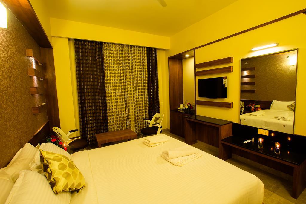 ארודה Hotel Radha Prasad חדר תמונה